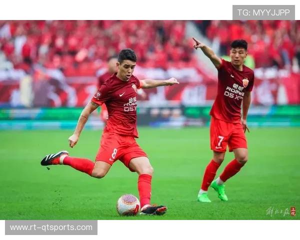 上海海港四冠王追平山东泰山，武磊回归冲击历史第五冠